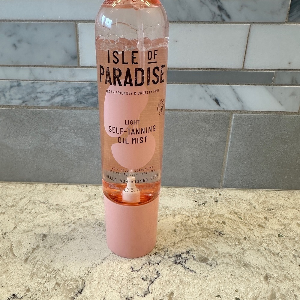 Isle of Paradise self tanning oil mist